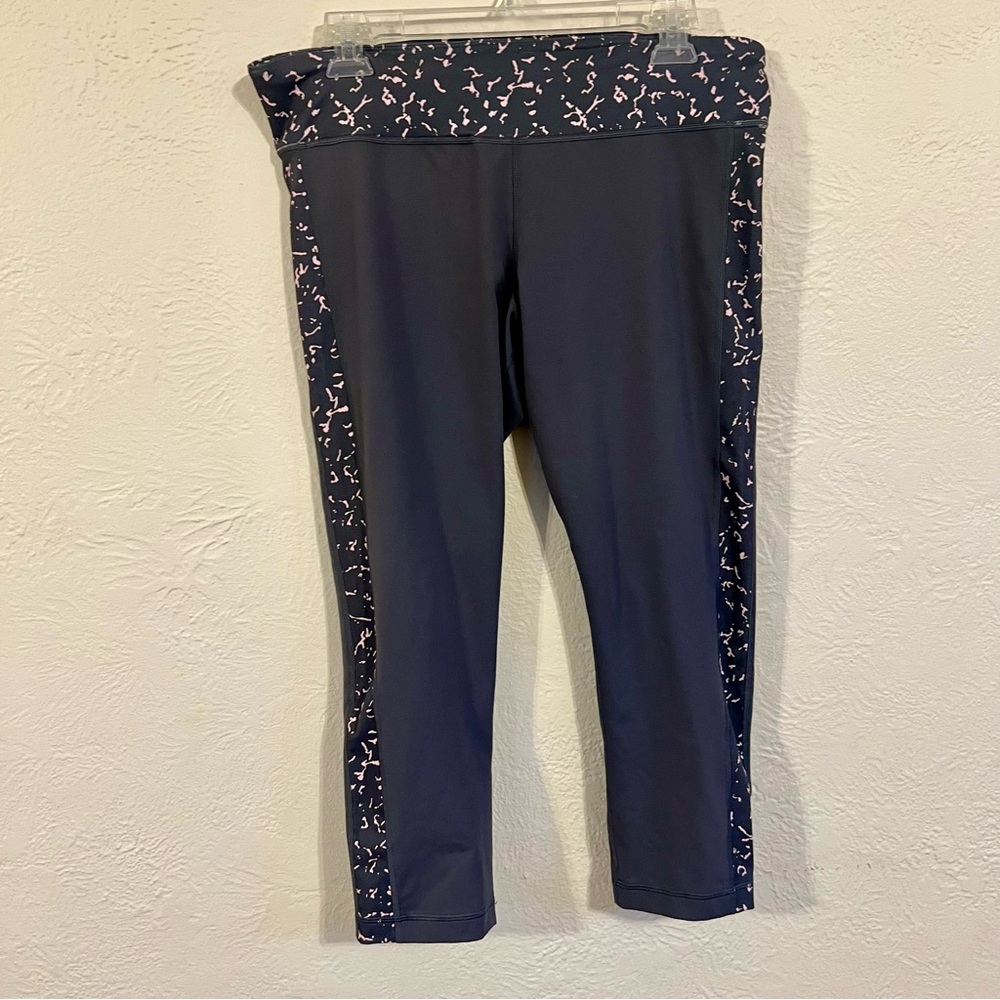 Under Armour Gray and Pink Capri Leggings - size Large